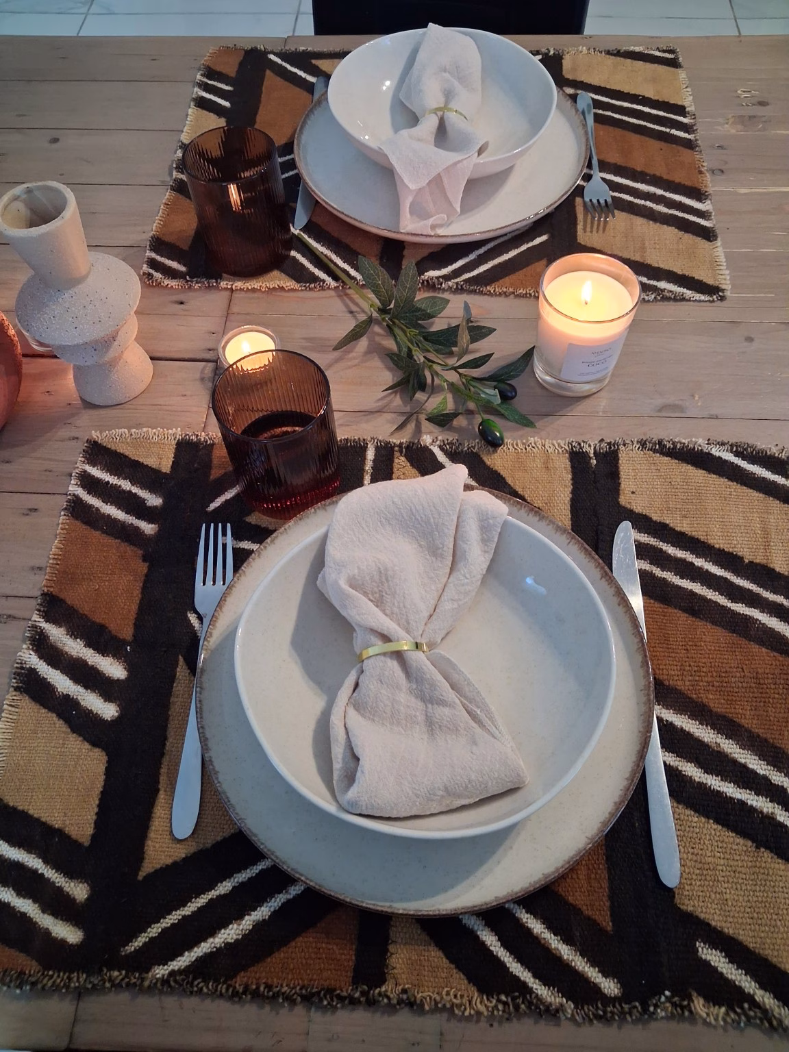 set de table en bogolan et bougie déco de table